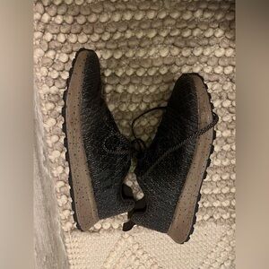 EUC Nobull brown shoes size 9 women